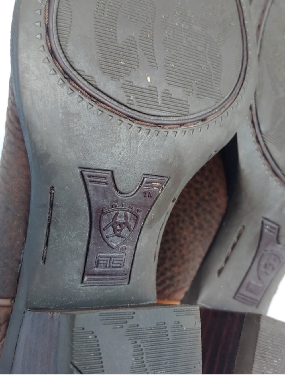 Ariat size 6 leather boots - Picture 6 of 8